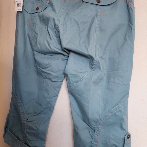 Apple bottoms embroidered demin capri size 17-18 nwt - Picture 7 of 11